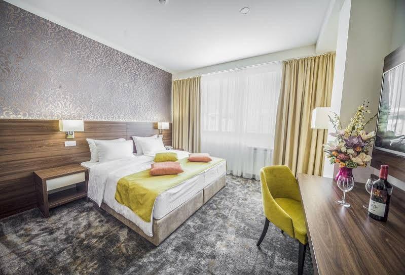 Marshal Garni Hotel